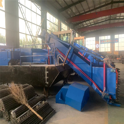 Large Storage Aquatic Plant Harvester Used for Foreign Reed Weed
