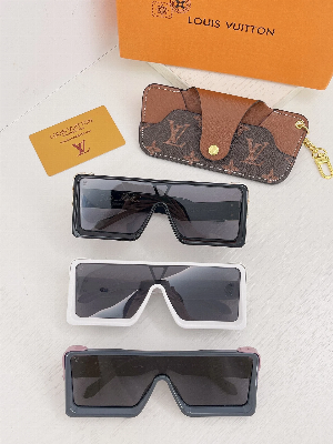 New Fashionable Men′s and Women′s Sunglasses, Square Sunglasses, Classic Edition Glasses