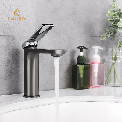 Modern OEM Flow Rate Gubid Chrome and Black Body Basin Tap Sanitary Ware