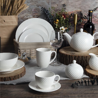 Best Seller 16/18/24/30PCS Embossed Diamond New Bone China Dinner Sets